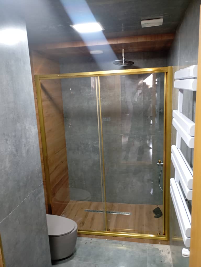 تولید و نصب شیشه بالکنی جنتی در تبریز